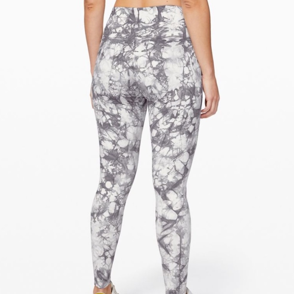 SOLD Lululemon High-Rise Shibori Tight Size 8 - Picture 2 of 3